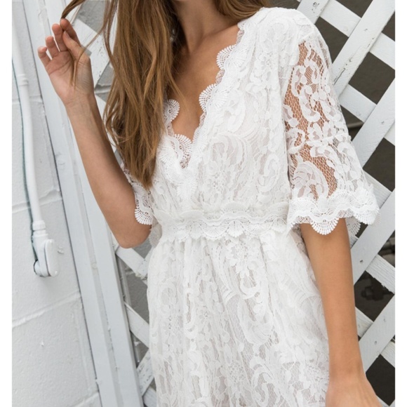 Plunging V-neck Lace Romper - Picture 5 of 5